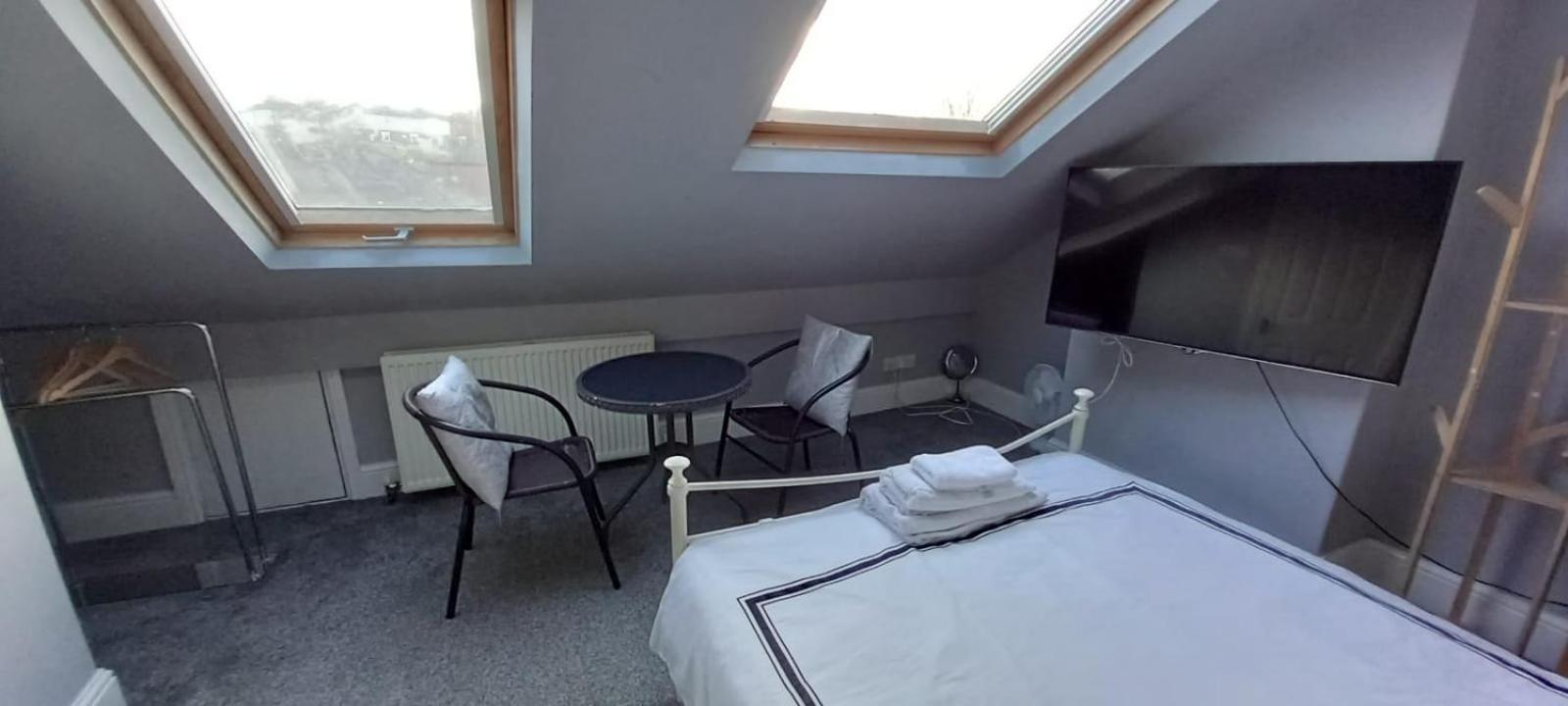 Quarto em Acomodações Particulares Serene Homes Sheffield, Private Ensuite Velux *